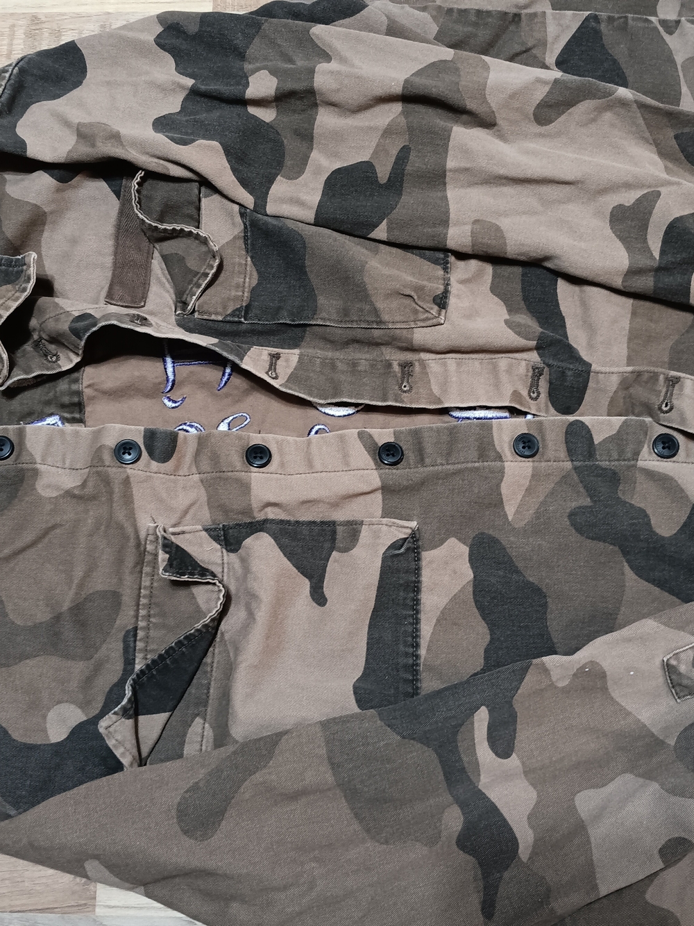 Womens Army Style Camo Jacket Button Down Front Saying On Back In Old English Sc